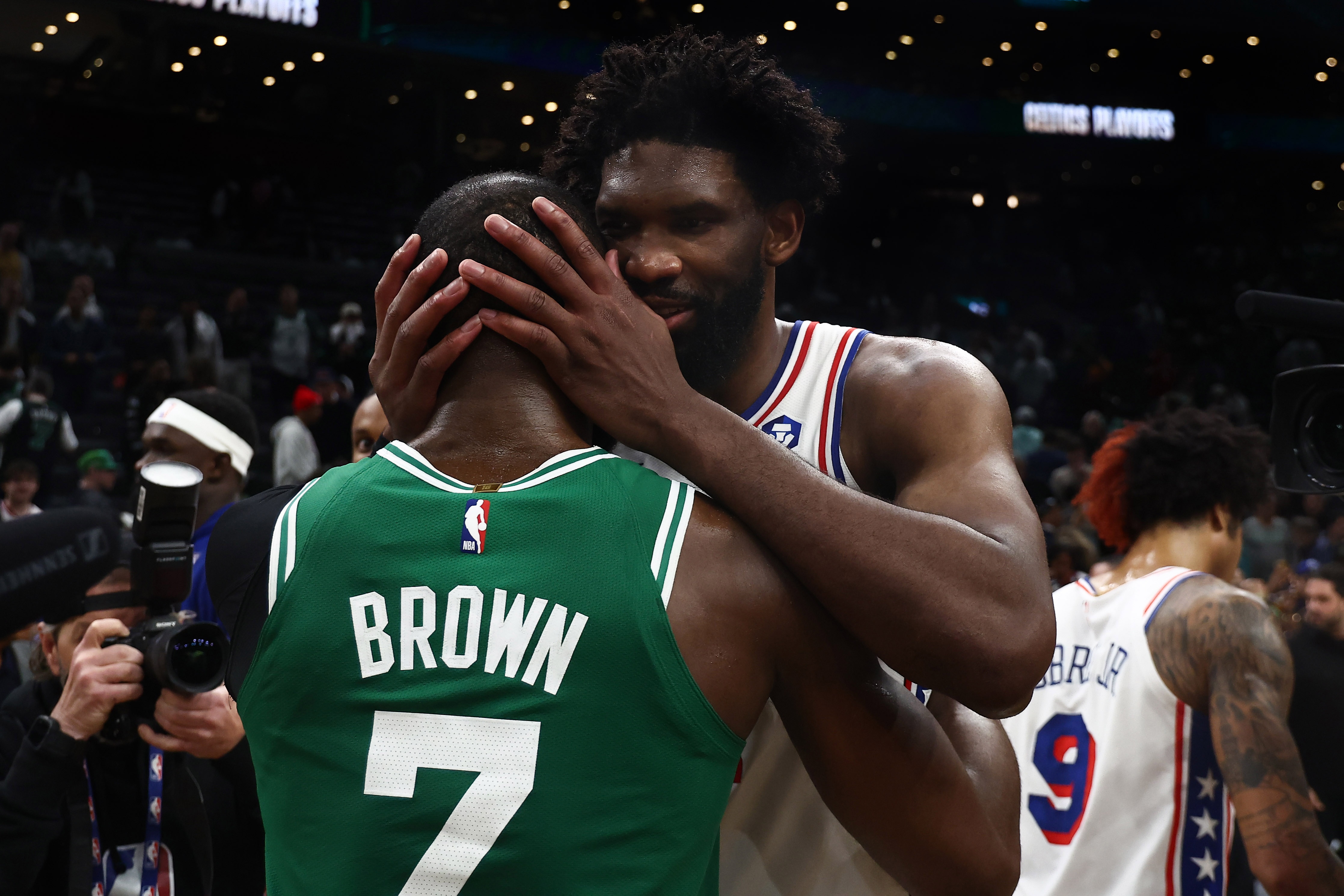 The Athletic评各队休赛期操作:76人唯一A+,湖人B勇士C
