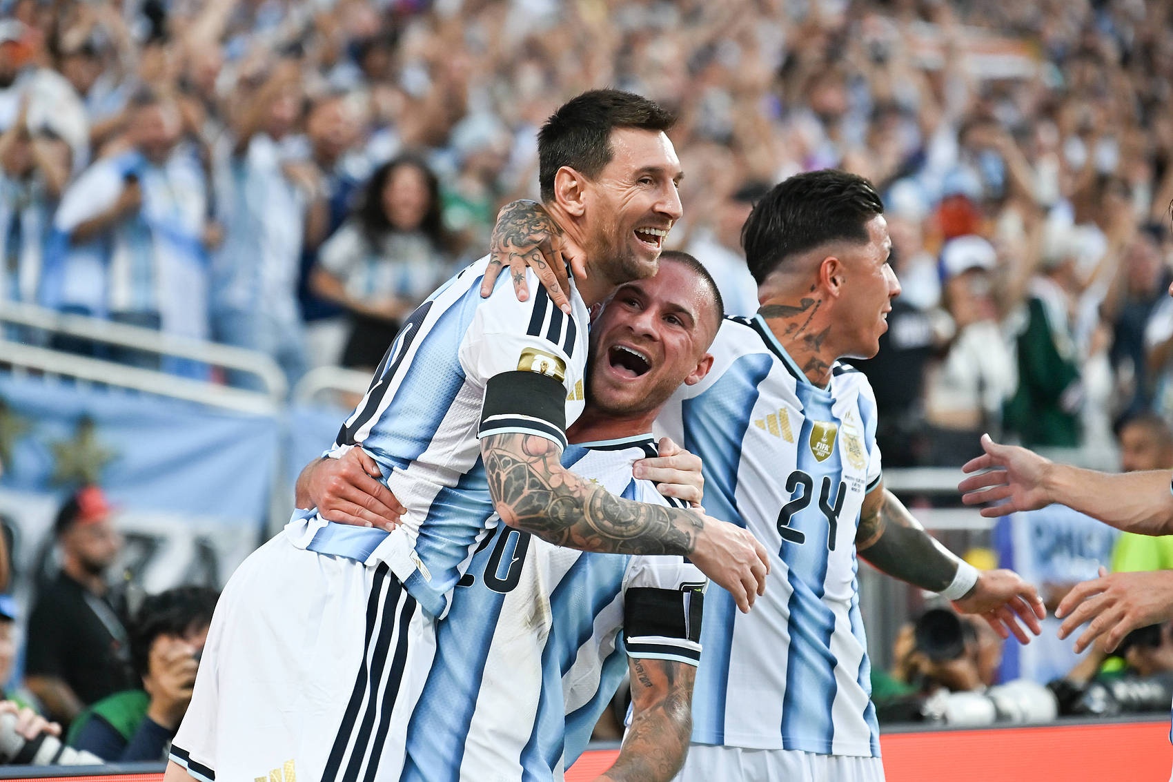 OPTA:麦卡利斯特世界杯13场不败,超越历史所有球员