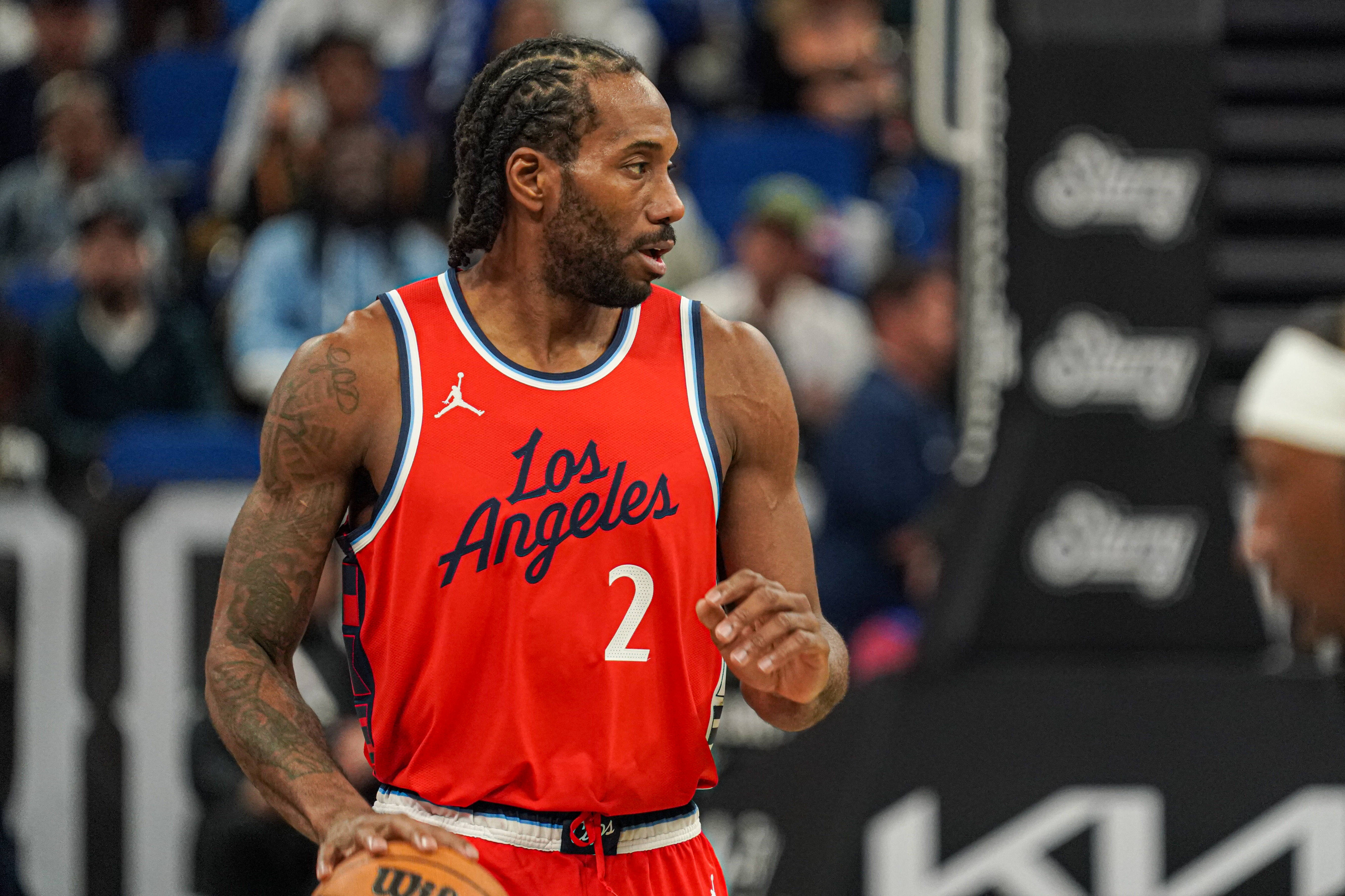 詹姆斯去哪儿与伦纳德交易冻结 NBA多队陷入连锁停滞 詹姆斯去哪儿与伦纳德交易冻结 NBA多队陷入连锁停滞