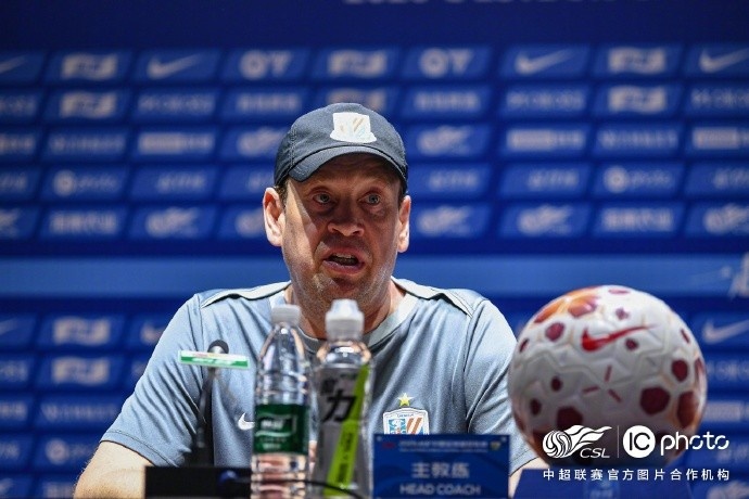 斯卢茨基宣布离任:有些事情我无法改变,是时候离开了 斯卢茨基宣布离任:有些事情我无法改变,是时候离开了