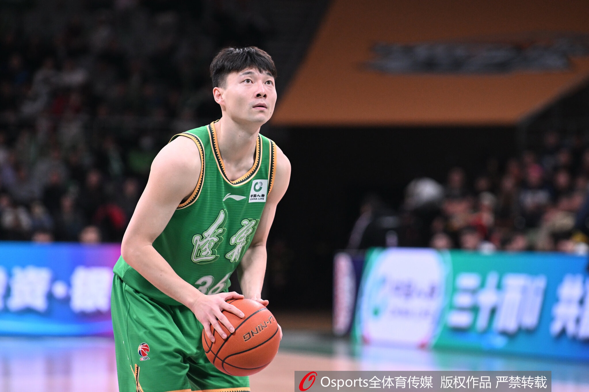 辽宁男篮续约鄢手骐3年 上赛季多项数据创生涯新高