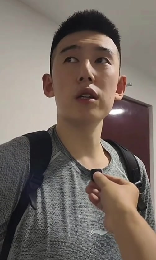 付豪：崴脚休战一周 辽宁内线轮转困难